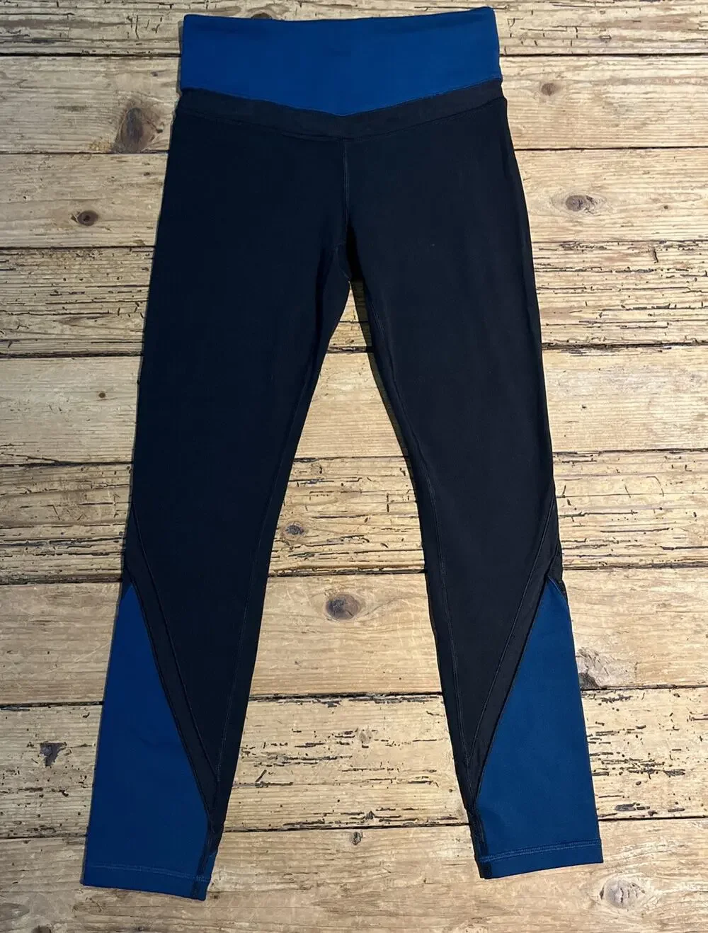 Athleta Womens Size XS Navy/Black Elevation 7/8 Tight Powervita Pant NWOT